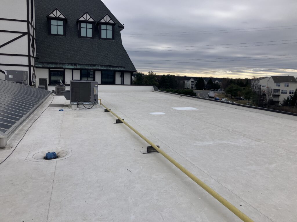 roof repair on shopping mall